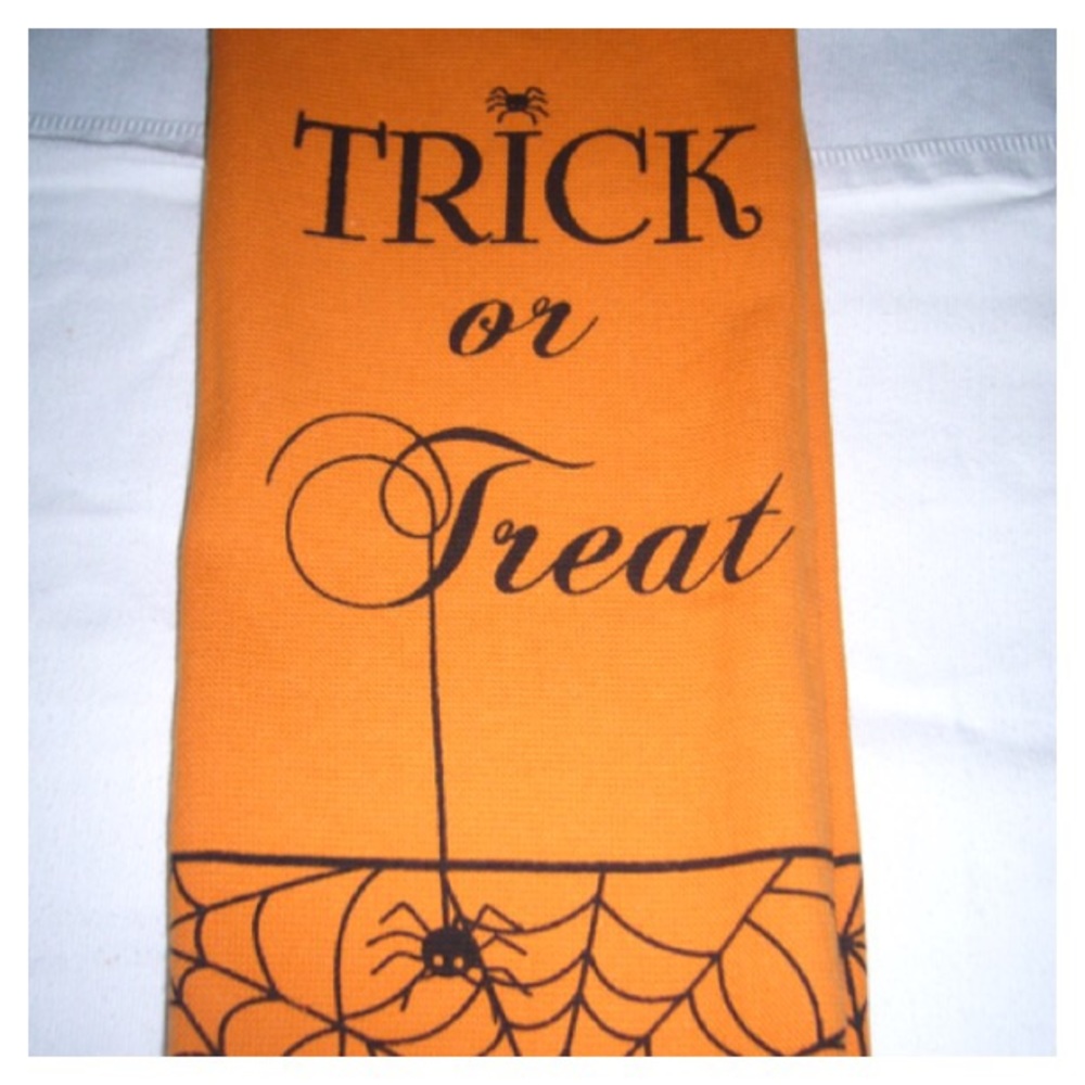 😎Trick or Treat Halloween Kitchen Towel